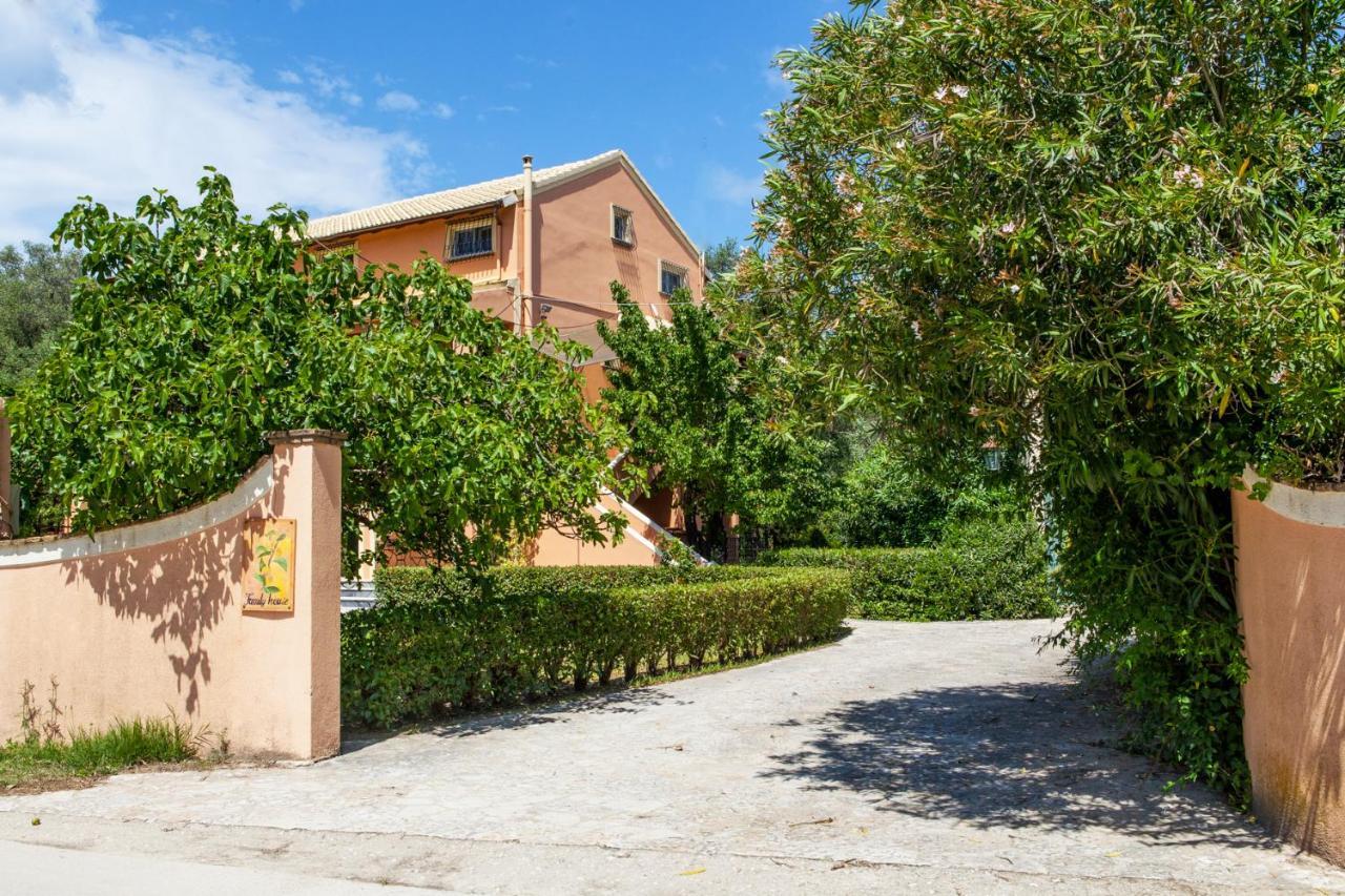 Granis Family House Ano Lefkimmi Exterior foto